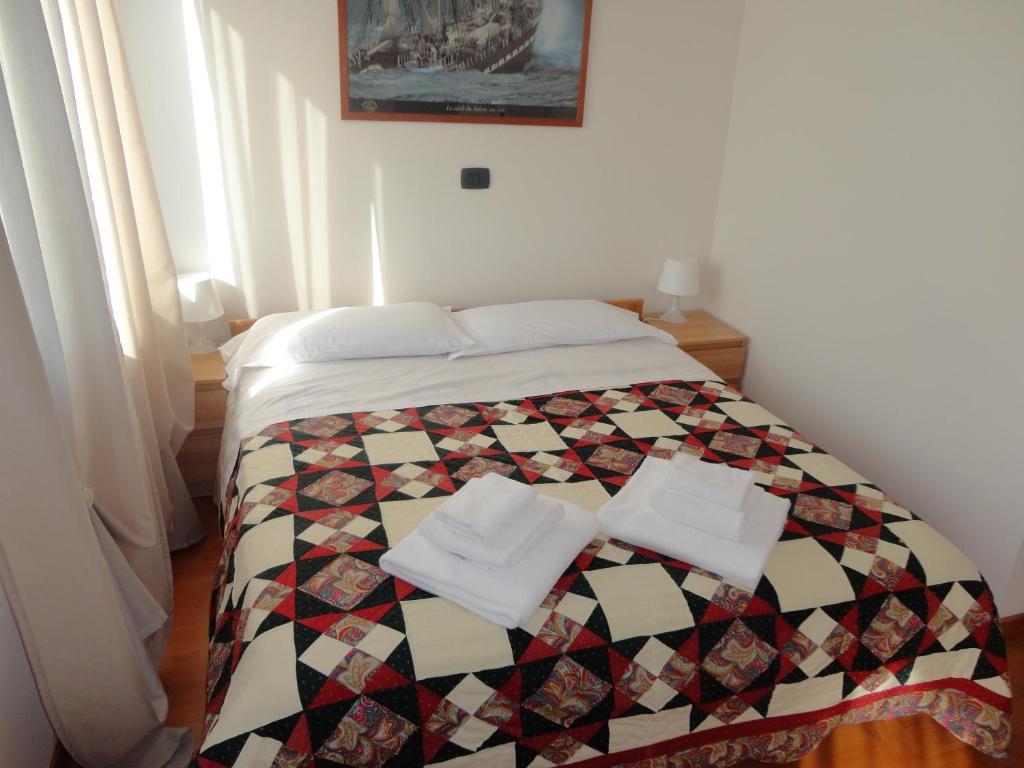Alloggio Cavour Ferrara Habitación foto